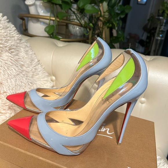 Christian Louboutin - Picture 2 of 5